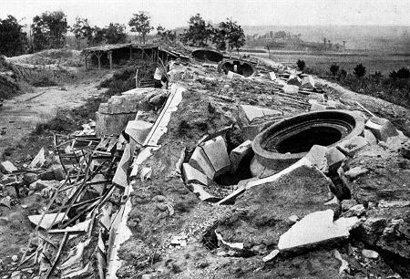 Der 1. Weltkrieg 1915: Trmmer einer serbischen Befestigung an der Donau