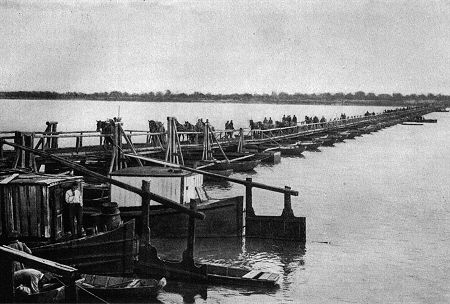 Der 1. Weltkrieg 1915: Eine Kriegsbrcke der Mittelmchte ber die Donau