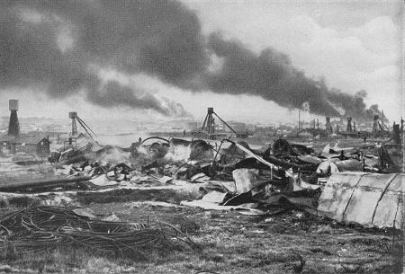 Ostfront 1. Weltkrieg: Ein brennendes lfeld bei Boryslaw