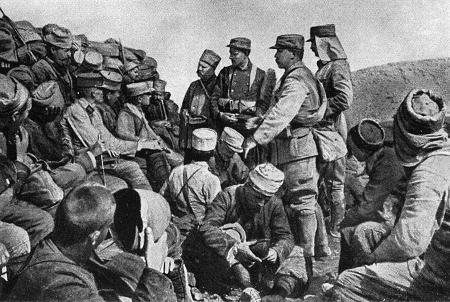 Franzsische Truppen whrend einer Kampfpause auf Gallipoli