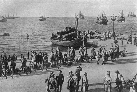 Landung franzsischer Truppen im Hafen von Korfu