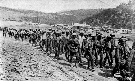 Irak 1916: Bei Kut el Amara gefangene Englnder werden abtransportiert