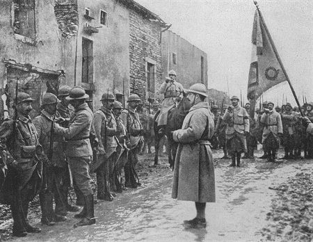 Westfront 1. Weltkrieg: Auszeichnung franzsischer Soldaten an der Front vor Verdun