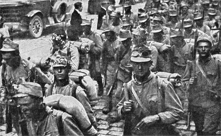 Ostfront 1. Weltkrieg: sterreichisch-ungarische Truppen beim Einmarsch in Tarnopol