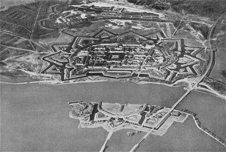 Ostfront 1. Weltkrieg: Luftaufnahme der Zitadelle von Dnaburg