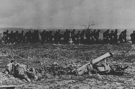 Westfront 1. Weltkrieg: Beim Vormarsch der Amerikaner bei Imecourt gefallener deutscher MG-Schtze
