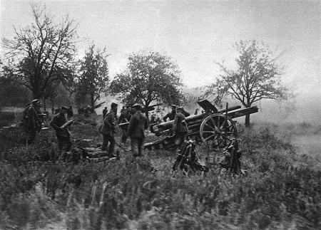 Die deutsche Offensive 1918: Artillerie untersttzt die zwischen Montdidier und Noyon angreifenden Truppen